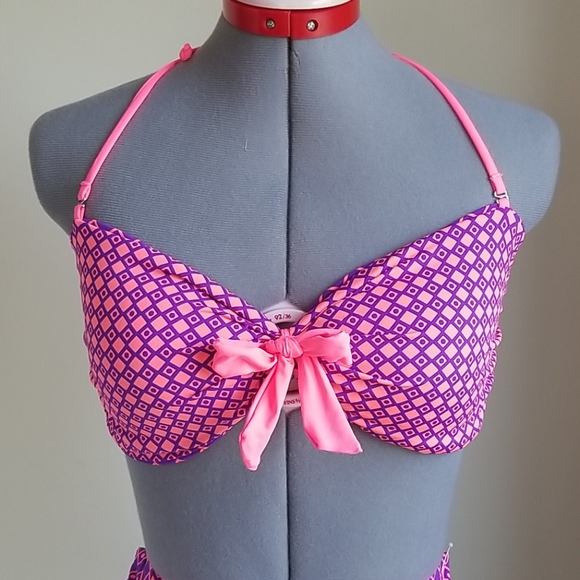 Bikini - Picture 2 of 7